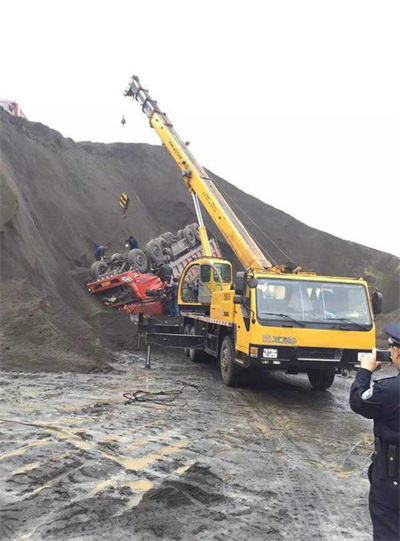 科尔沁右翼中旗上犹道路救援