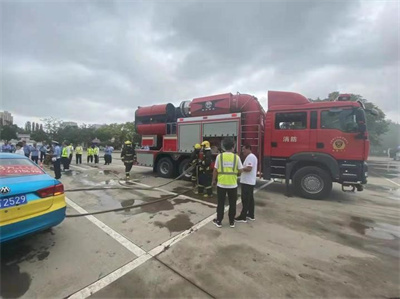 科尔沁右翼中旗横山道路救援